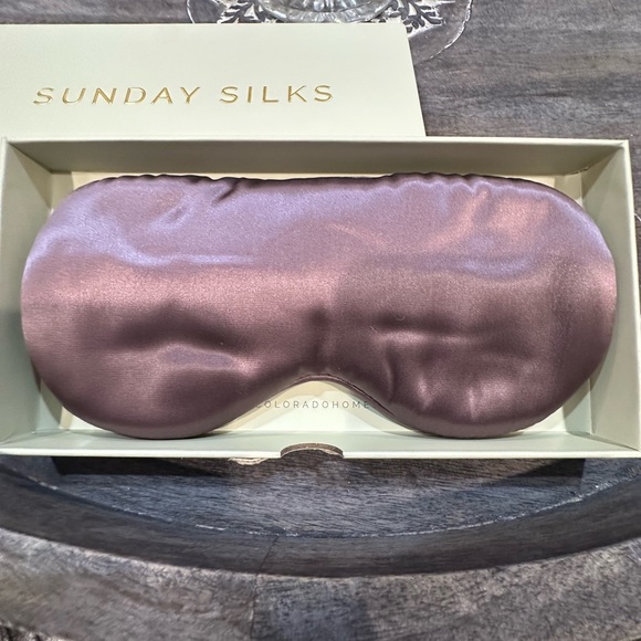 NEW!!! Colorado Home Co Sleep Mask Silk Eye Mask for Sleeping Deep Mauve $63 - Picture 2 of 5